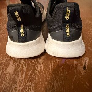 Adidas Kids Black and Gold Sneakers Youth size 6 $8